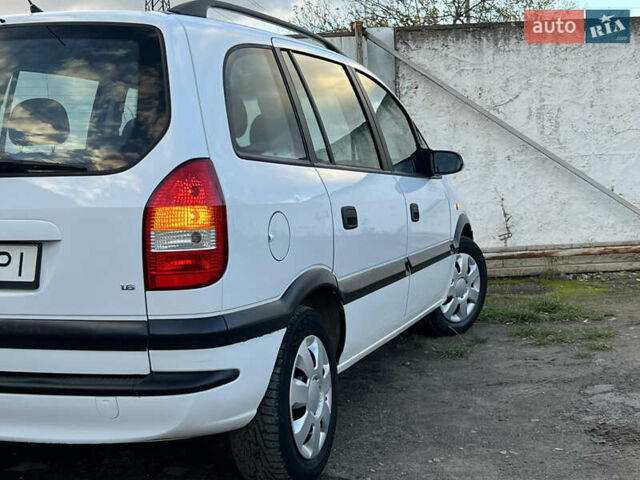 Белый Опель Зафира, объемом двигателя 1.6 л и пробегом 316 тыс. км за 3650 $, фото 15 на Automoto.ua