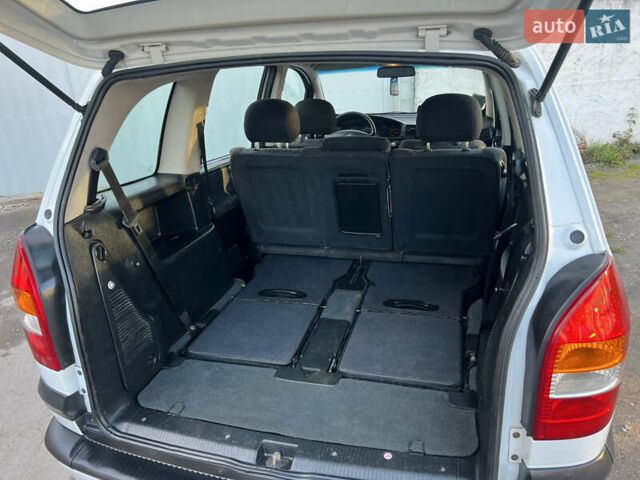 Белый Опель Зафира, объемом двигателя 1.6 л и пробегом 316 тыс. км за 3650 $, фото 39 на Automoto.ua