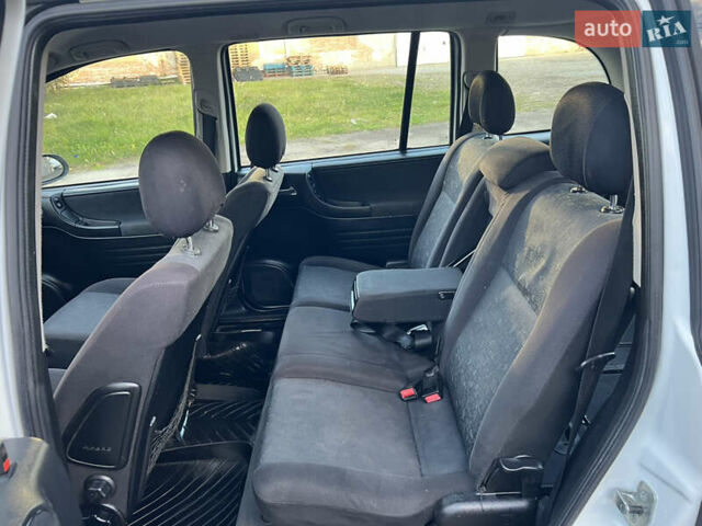 Белый Опель Зафира, объемом двигателя 1.6 л и пробегом 316 тыс. км за 3650 $, фото 37 на Automoto.ua