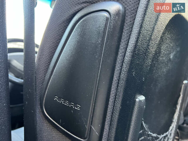 Белый Опель Зафира, объемом двигателя 1.6 л и пробегом 316 тыс. км за 3650 $, фото 38 на Automoto.ua