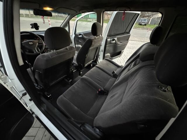 Белый Опель Зафира, объемом двигателя 2 л и пробегом 299 тыс. км за 1999 $, фото 15 на Automoto.ua