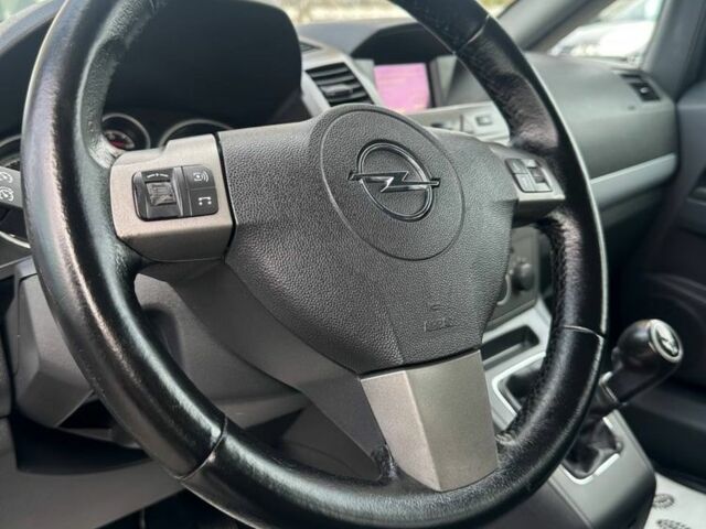 Белый Опель Зафира, объемом двигателя 1.6 л и пробегом 244 тыс. км за 4950 $, фото 6 на Automoto.ua