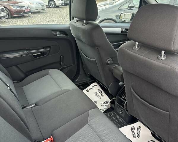 Белый Опель Зафира, объемом двигателя 1.6 л и пробегом 312 тыс. км за 4950 $, фото 18 на Automoto.ua