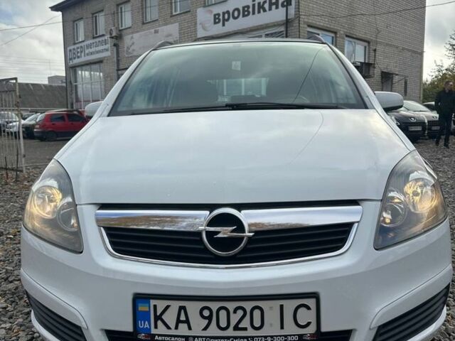 Белый Опель Зафира, объемом двигателя 1.6 л и пробегом 244 тыс. км за 4950 $, фото 4 на Automoto.ua
