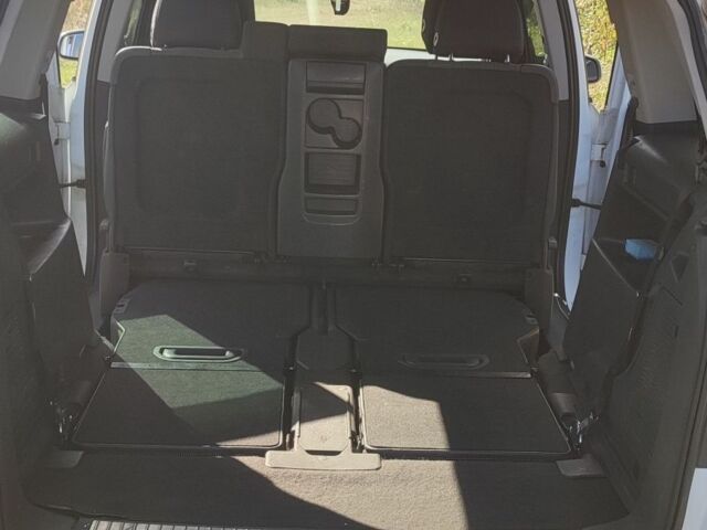 Белый Опель Зафира, объемом двигателя 1.9 л и пробегом 28 тыс. км за 5500 $, фото 5 на Automoto.ua