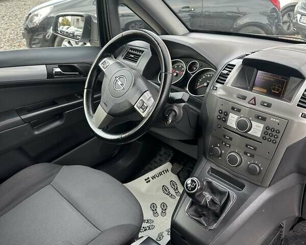 Белый Опель Зафира, объемом двигателя 1.6 л и пробегом 312 тыс. км за 4950 $, фото 16 на Automoto.ua