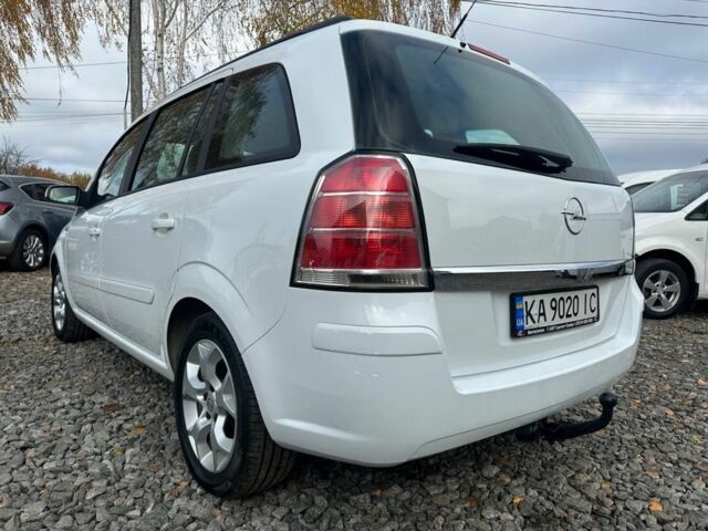 Белый Опель Зафира, объемом двигателя 1.6 л и пробегом 244 тыс. км за 4950 $, фото 3 на Automoto.ua