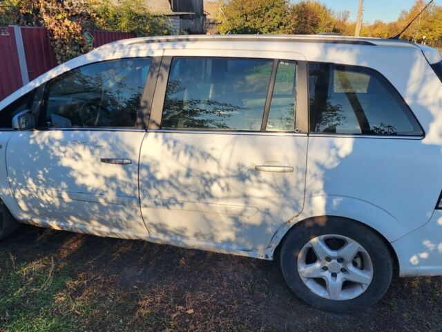 Белый Опель Зафира, объемом двигателя 1.8 л и пробегом 270 тыс. км за 2400 $, фото 4 на Automoto.ua