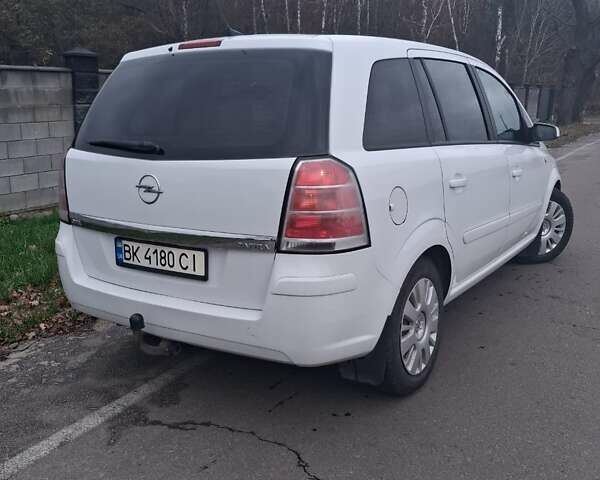 Белый Опель Зафира, объемом двигателя 1.9 л и пробегом 335 тыс. км за 5400 $, фото 5 на Automoto.ua