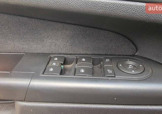 Белый Опель Зафира, объемом двигателя 1.91 л и пробегом 257 тыс. км за 6200 $, фото 2 на Automoto.ua