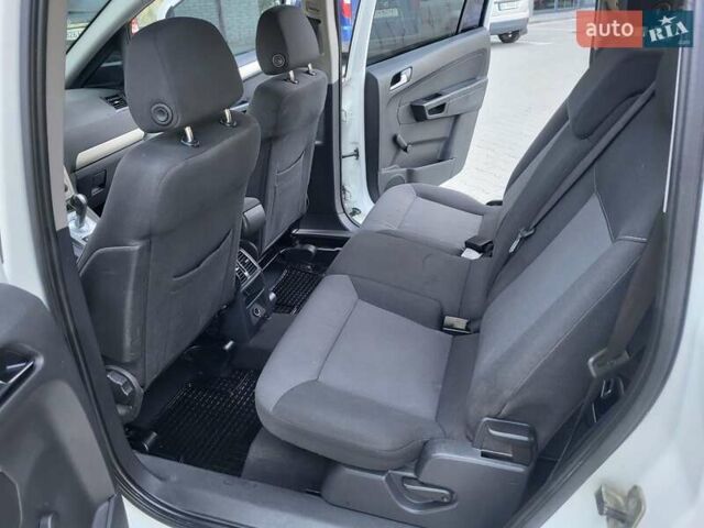 Опель Зафира 2008 в Хмельницком на Automoto.ua Белый Опель Зафира, объемом двигателя 1.8 л и пробегом 298 тыс. км за 5600 $, фото 81 на Automoto.ua