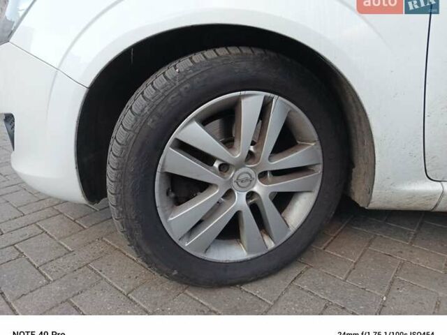 Белый Опель Зафира, объемом двигателя 1.69 л и пробегом 265 тыс. км за 6100 $, фото 28 на Automoto.ua
