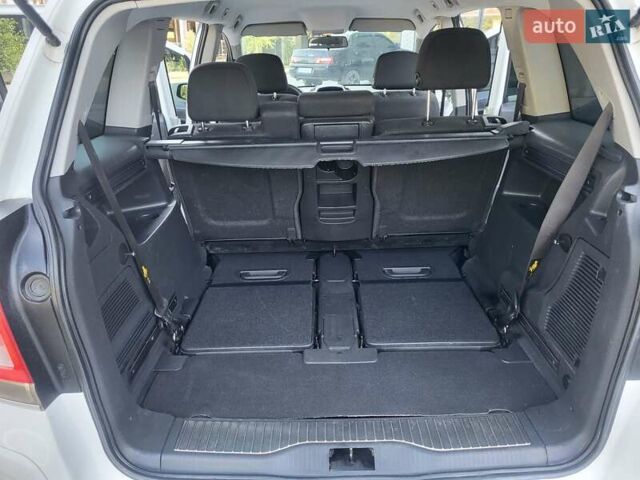 Опель Зафира 2008 в Хмельницком на Automoto.ua Белый Опель Зафира, объемом двигателя 1.8 л и пробегом 298 тыс. км за 5600 $, фото 87 на Automoto.ua