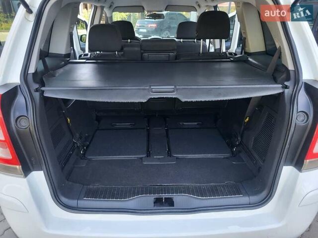 Опель Зафира 2008 в Хмельницком на Automoto.ua Белый Опель Зафира, объемом двигателя 1.8 л и пробегом 298 тыс. км за 5600 $, фото 86 на Automoto.ua