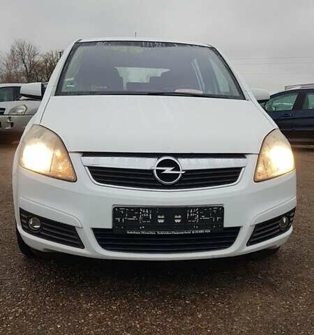 Білий Опель Зафіра, об'ємом двигуна 1.6 л та пробігом 135 тис. км за 5700 $, фото 11 на Automoto.ua