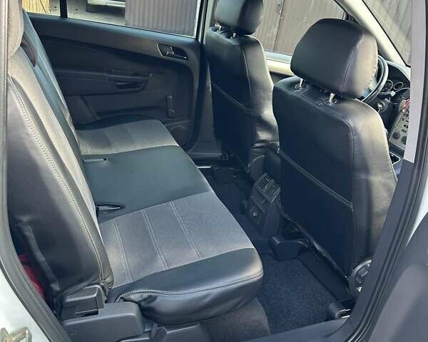 Белый Опель Зафира, объемом двигателя 1.6 л и пробегом 154 тыс. км за 6500 $, фото 6 на Automoto.ua
