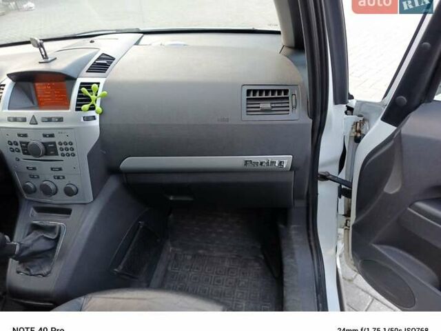 Белый Опель Зафира, объемом двигателя 1.69 л и пробегом 265 тыс. км за 6100 $, фото 20 на Automoto.ua