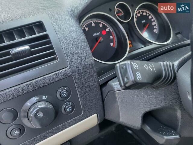 Опель Зафира 2008 в Хмельницком на Automoto.ua Белый Опель Зафира, объемом двигателя 1.8 л и пробегом 298 тыс. км за 5600 $, фото 73 на Automoto.ua