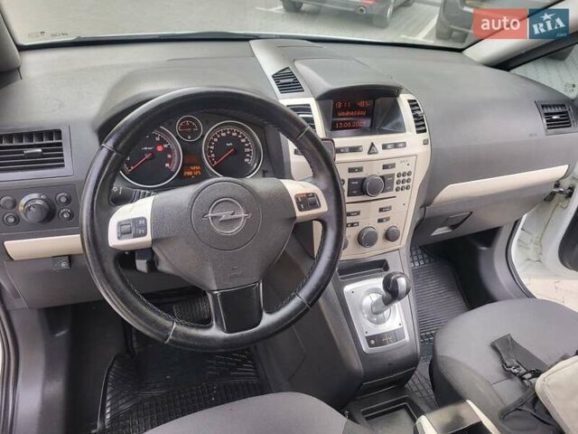 Опель Зафира 2008 в Хмельницком на Automoto.ua Белый Опель Зафира, объемом двигателя 1.8 л и пробегом 298 тыс. км за 5600 $, фото 72 на Automoto.ua