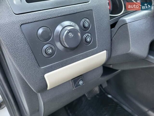 Опель Зафира 2008 в Хмельницком на Automoto.ua Белый Опель Зафира, объемом двигателя 1.8 л и пробегом 298 тыс. км за 5600 $, фото 75 на Automoto.ua