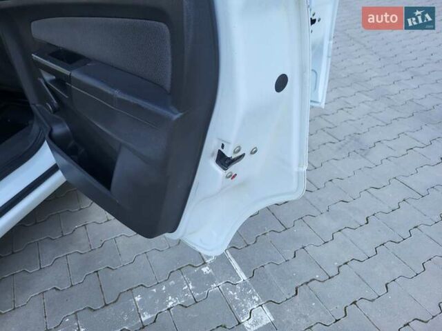 Опель Зафира 2008 в Хмельницком на Automoto.ua Белый Опель Зафира, объемом двигателя 1.8 л и пробегом 298 тыс. км за 5600 $, фото 90 на Automoto.ua