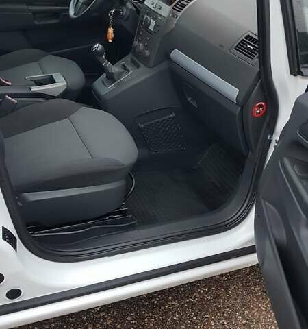 Білий Опель Зафіра, об'ємом двигуна 1.6 л та пробігом 135 тис. км за 5700 $, фото 23 на Automoto.ua