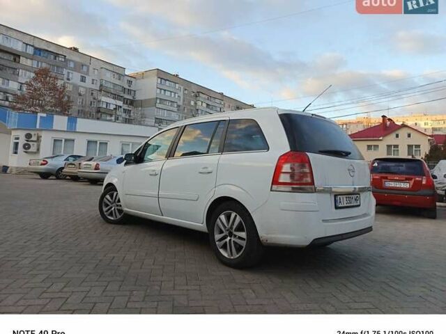 Белый Опель Зафира, объемом двигателя 1.69 л и пробегом 265 тыс. км за 6100 $, фото 7 на Automoto.ua