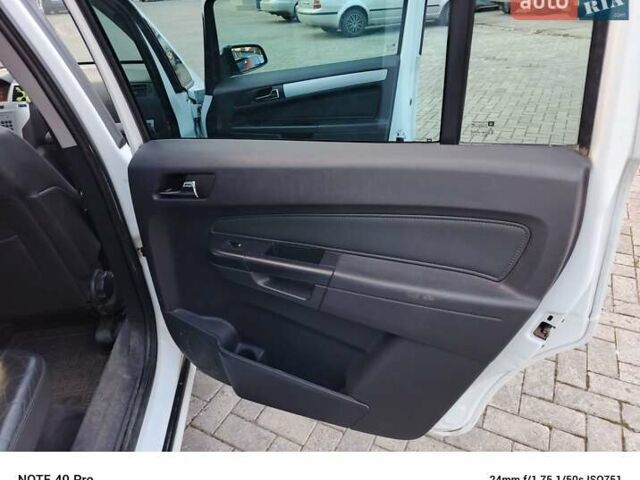 Белый Опель Зафира, объемом двигателя 1.69 л и пробегом 265 тыс. км за 6100 $, фото 17 на Automoto.ua