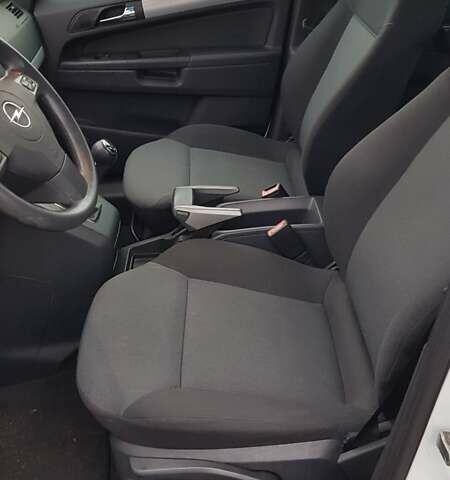 Білий Опель Зафіра, об'ємом двигуна 1.6 л та пробігом 135 тис. км за 5700 $, фото 4 на Automoto.ua