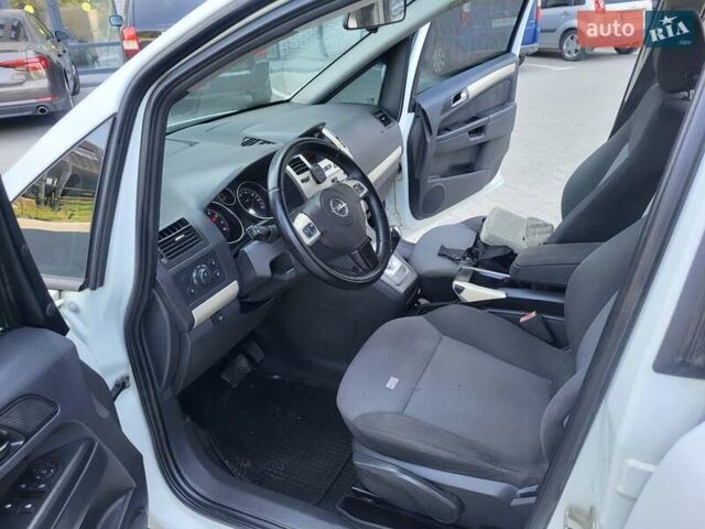 Опель Зафира 2008 в Хмельницком на Automoto.ua Белый Опель Зафира, объемом двигателя 1.8 л и пробегом 298 тыс. км за 5600 $, фото 64 на Automoto.ua