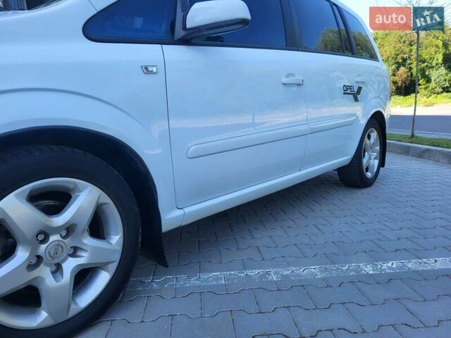 Опель Зафира 2008 в Хмельницком на Automoto.ua Белый Опель Зафира, объемом двигателя 1.8 л и пробегом 298 тыс. км за 5600 $, фото 46 на Automoto.ua