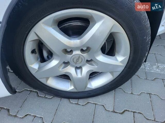 Опель Зафира 2008 в Хмельницком на Automoto.ua Белый Опель Зафира, объемом двигателя 1.8 л и пробегом 298 тыс. км за 5600 $, фото 6 на Automoto.ua