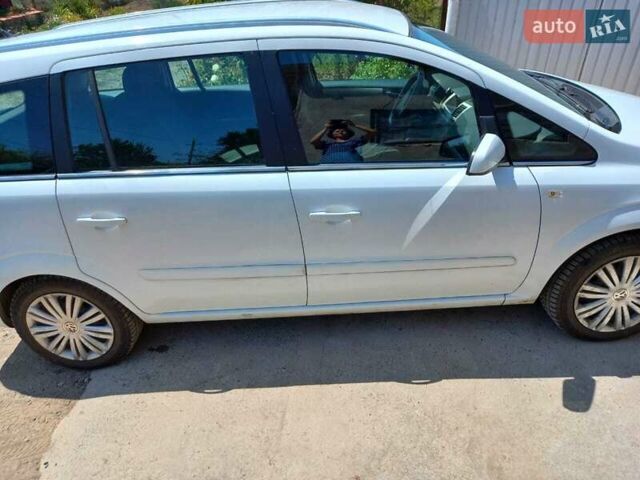 Белый Опель Зафира, объемом двигателя 1.6 л и пробегом 237 тыс. км за 6000 $, фото 5 на Automoto.ua