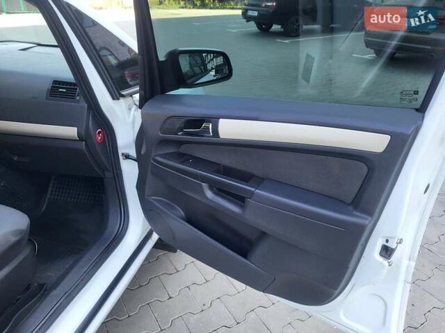 Опель Зафира 2008 в Хмельницком на Automoto.ua Белый Опель Зафира, объемом двигателя 1.8 л и пробегом 298 тыс. км за 5600 $, фото 100 на Automoto.ua