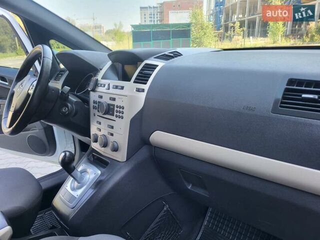 Опель Зафира 2008 в Хмельницком на Automoto.ua Белый Опель Зафира, объемом двигателя 1.8 л и пробегом 298 тыс. км за 5600 $, фото 104 на Automoto.ua