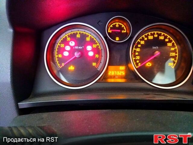 Білий Опель Зафіра, об'ємом двигуна 1.6 л та пробігом 0 тис. км за 6000 $, фото 9 на Automoto.ua