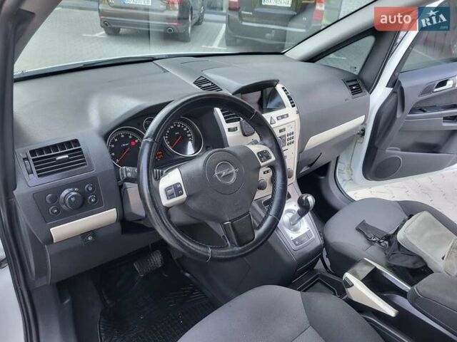 Опель Зафира 2008 в Хмельницком на Automoto.ua Белый Опель Зафира, объемом двигателя 1.8 л и пробегом 298 тыс. км за 5600 $, фото 62 на Automoto.ua