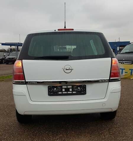 Білий Опель Зафіра, об'ємом двигуна 1.6 л та пробігом 135 тис. км за 5700 $, фото 9 на Automoto.ua