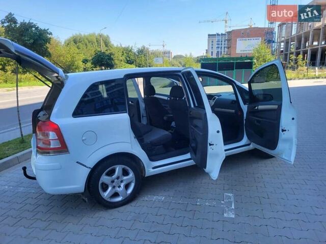 Опель Зафира 2008 в Хмельницком на Automoto.ua Белый Опель Зафира, объемом двигателя 1.8 л и пробегом 298 тыс. км за 5600 $, фото 67 на Automoto.ua