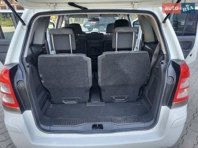 Опель Зафира 2008 в Хмельницком на Automoto.ua Белый Опель Зафира, объемом двигателя 1.8 л и пробегом 298 тыс. км за 5600 $, фото 94 на Automoto.ua