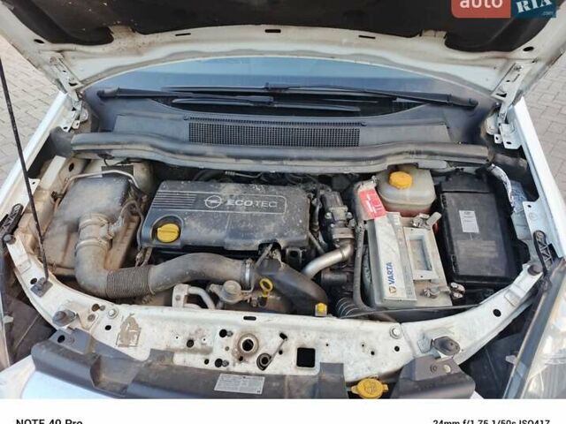 Белый Опель Зафира, объемом двигателя 1.69 л и пробегом 265 тыс. км за 6100 $, фото 30 на Automoto.ua