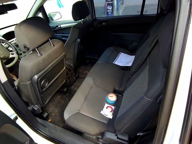 Білий Опель Зафіра, об'ємом двигуна 1.9 л та пробігом 300 тис. км за 5500 $, фото 7 на Automoto.ua