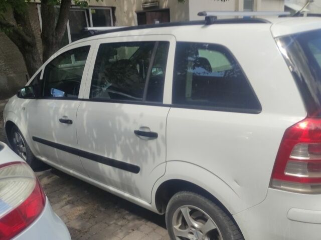 Білий Опель Зафіра, об'ємом двигуна 1.6 л та пробігом 360 тис. км за 4500 $, фото 3 на Automoto.ua