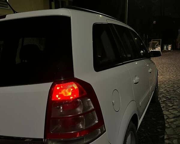 Белый Опель Зафира, объемом двигателя 1.7 л и пробегом 270 тыс. км за 5800 $, фото 19 на Automoto.ua