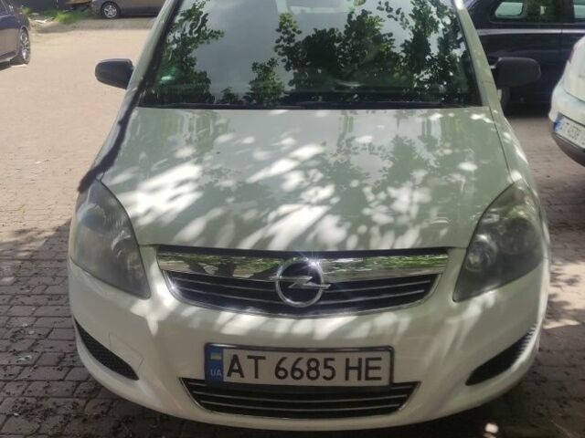 Білий Опель Зафіра, об'ємом двигуна 1.6 л та пробігом 360 тис. км за 4500 $, фото 1 на Automoto.ua