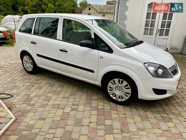 Белый Опель Зафира, объемом двигателя 1.6 л и пробегом 257 тыс. км за 6200 $, фото 9 на Automoto.ua