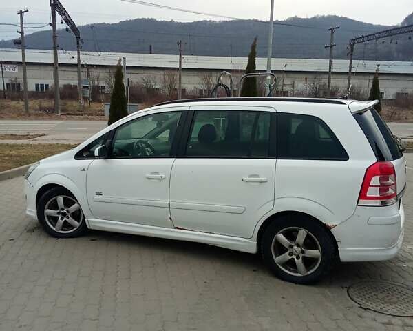 Белый Опель Зафира, объемом двигателя 1.91 л и пробегом 220 тыс. км за 5300 $, фото 4 на Automoto.ua