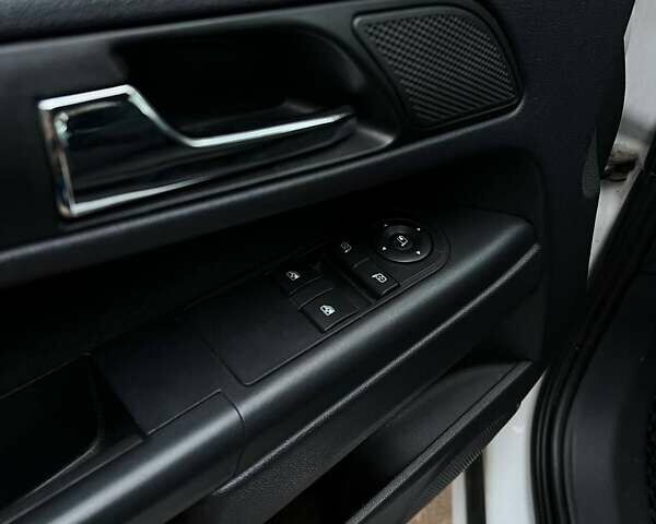 Белый Опель Зафира, объемом двигателя 1.7 л и пробегом 270 тыс. км за 5800 $, фото 12 на Automoto.ua