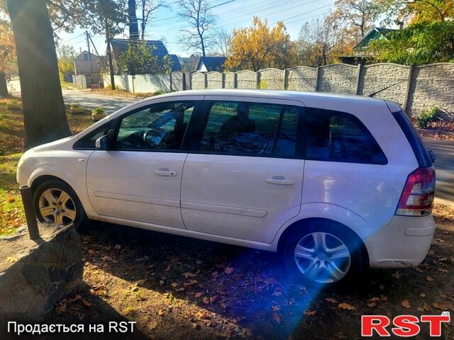 Белый Опель Зафира, объемом двигателя 1.7 л и пробегом 270 тыс. км за 6530 $, фото 1 на Automoto.ua