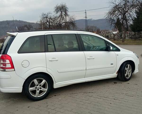 Белый Опель Зафира, объемом двигателя 1.91 л и пробегом 220 тыс. км за 5300 $, фото 3 на Automoto.ua